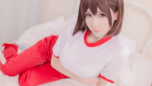 丰满的欧派也神还原？！「星期一的丰满」真人COS图！